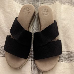 New Charleston Shoe Company Slide Sandals - Black - Size 9
